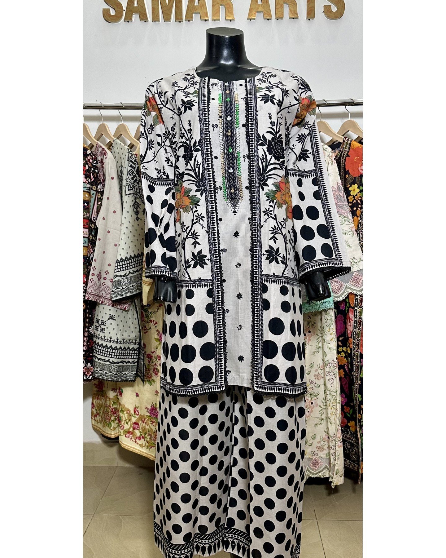 Black & White Polka Dot Floral Print 2Pc Suit